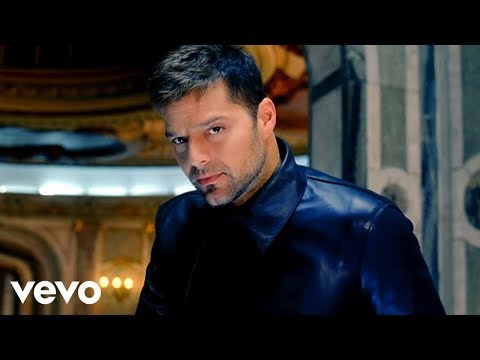 Ricky Martin – Frio ft. Wisin & Yandel